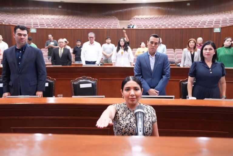 Michelle Adriana Pineda Prado rinde protesta como titular del Órgano Interno de Control del Instituto para la Protección de Personas Defensoras de Derechos Humanos y Periodistas.