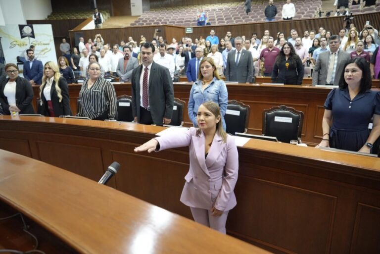 Ante Mesa Directiva y diputadas y diputados del Congreso del Estado, rinde protesta Claudia Zulema Sánchez Kondo como nueva titular de la FGES.