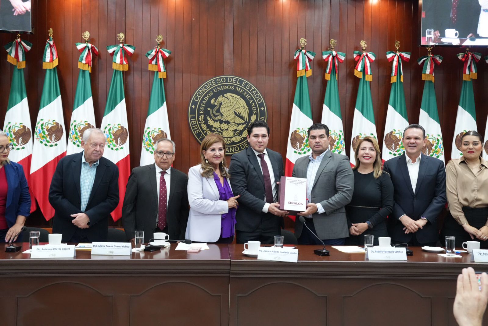 Congreso de Sinaloa recibe iniciativa de Ley de Ingresos y Presupuesto ...