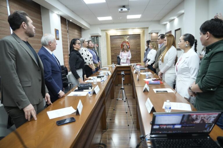 Diputadas y diputados se integran como Jurado Calificador, en sala de juntas de Jucopo.