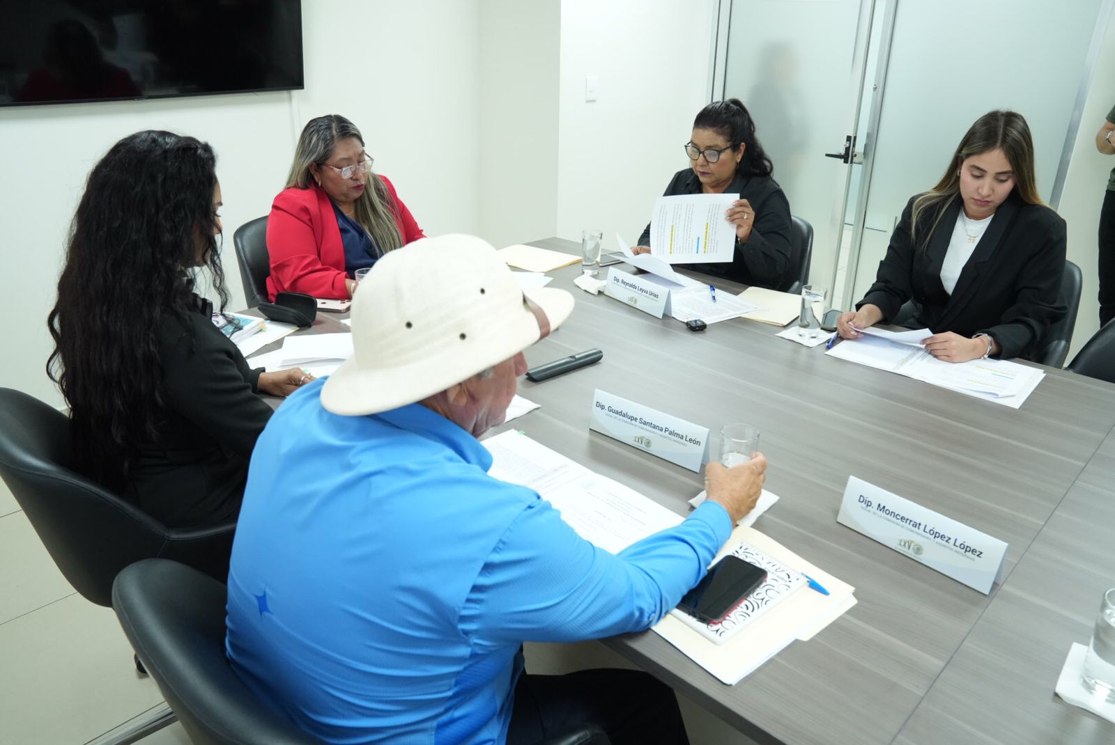 Comisión de Las Comunidades y Asuntos Indígenas analiza iniciativas y ...